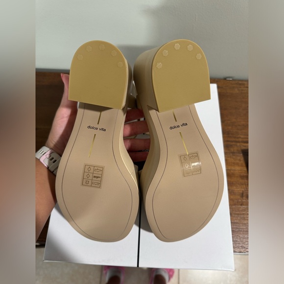 Dolce Vita Ella Platform Heel - Picture 8 of 8